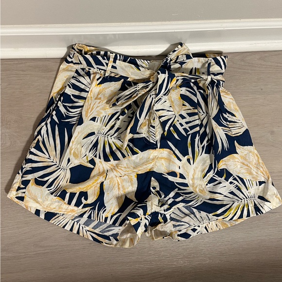 Flying Tomato Pants - FLYING TOMATO - High Wasted Floral Shorts